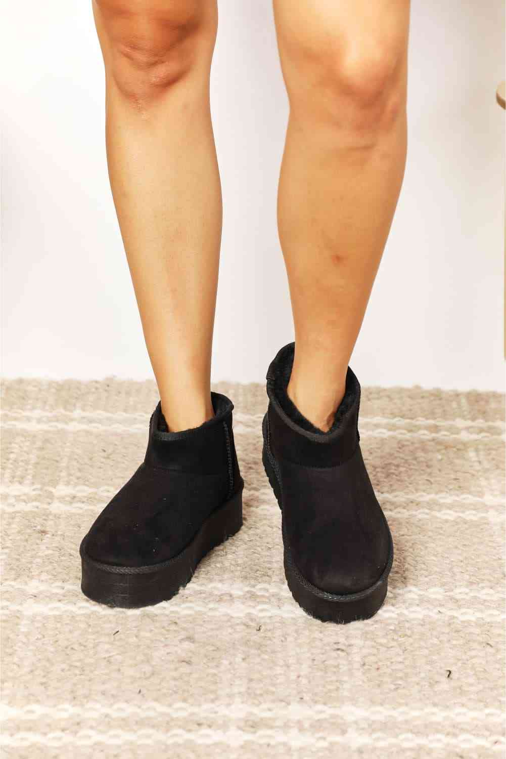 Legend Women's Fleece Lined Chunky Platform Mini Boots