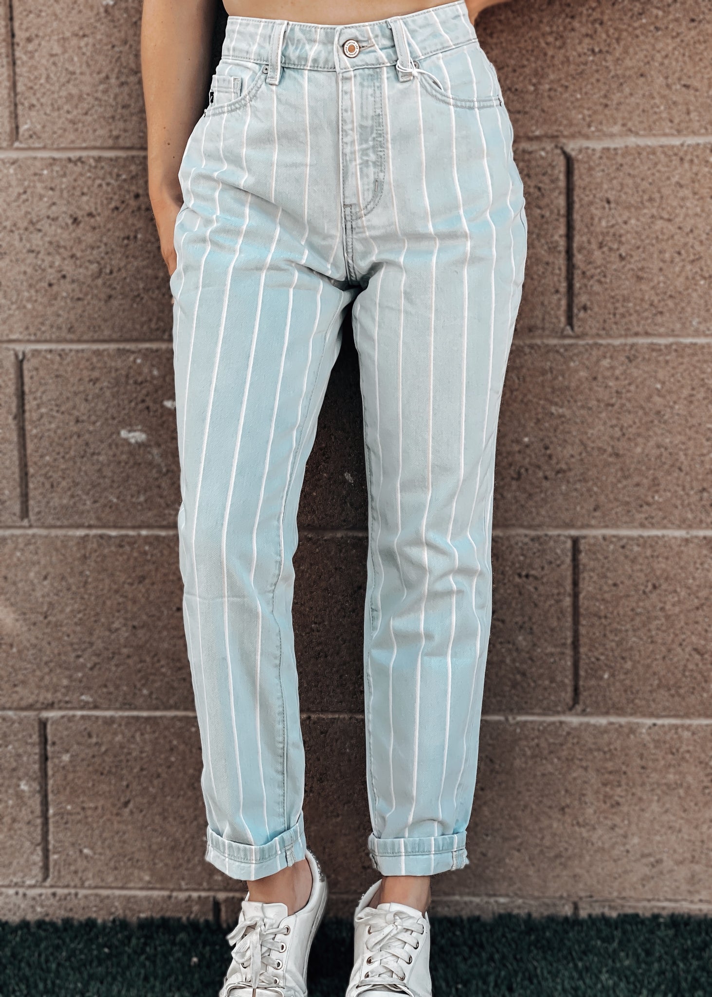 Venice Beach Relaxed Straight Fit Cuffed Jeans