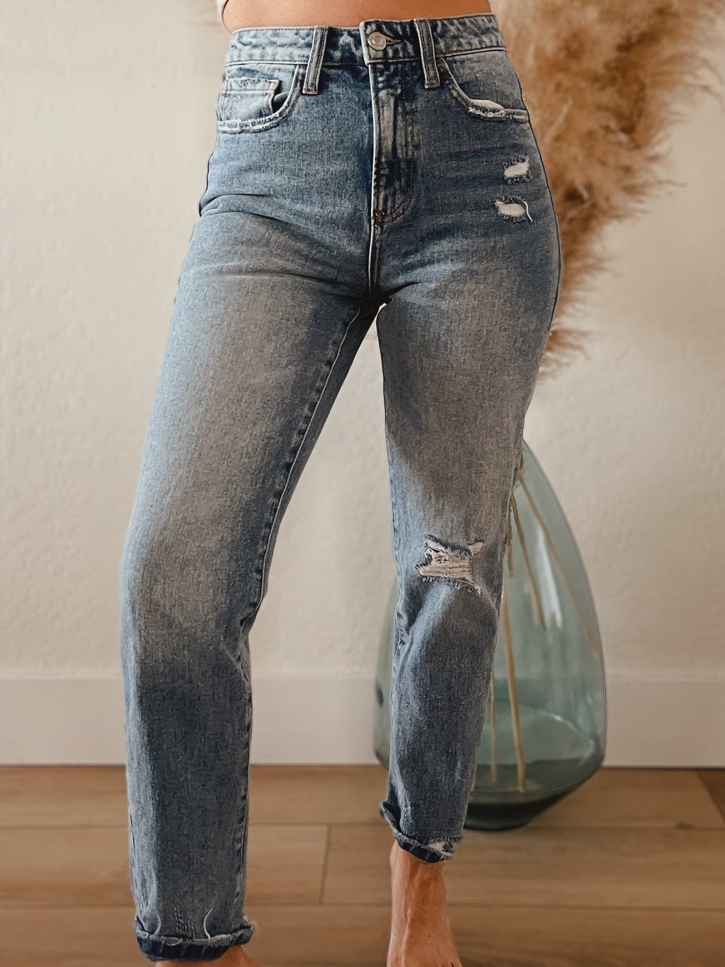 Vervet Destiny Distressed Mom Jean