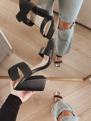 LUCA CHUNK HEEL BLACK